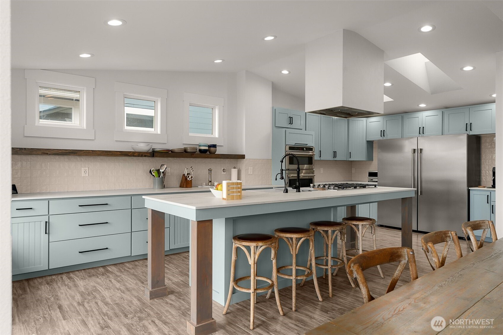 Lynnwood, Washington 98087, United States, 4 Bedrooms Bedrooms, ,4 BathroomsBathrooms,Residential,Pending,129433