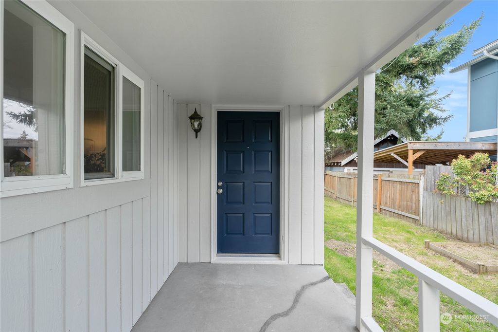 Photo of 11742 20th Avenue NE, Seattle, WA 98125 (MLS # 2056783)