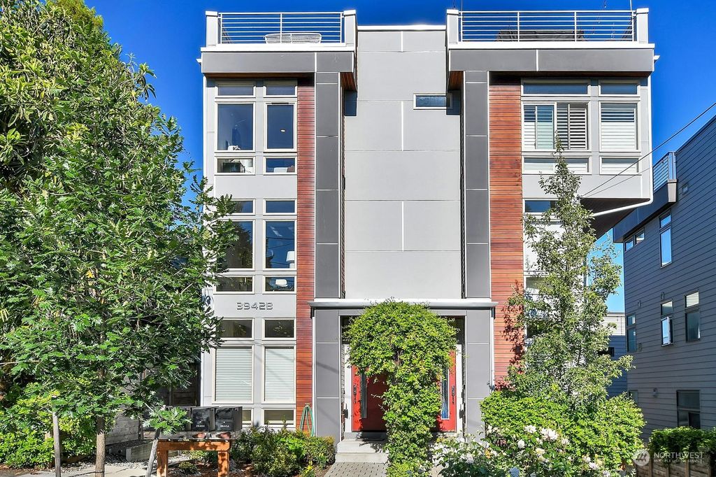 Photo of 3942 B 1st Avenue NE, Seattle, WA 98105 (MLS # 2250410)