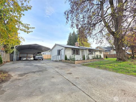 Photo of 28202 85th Avenue S, Kent, WA 98032 (MLS # 2517244)