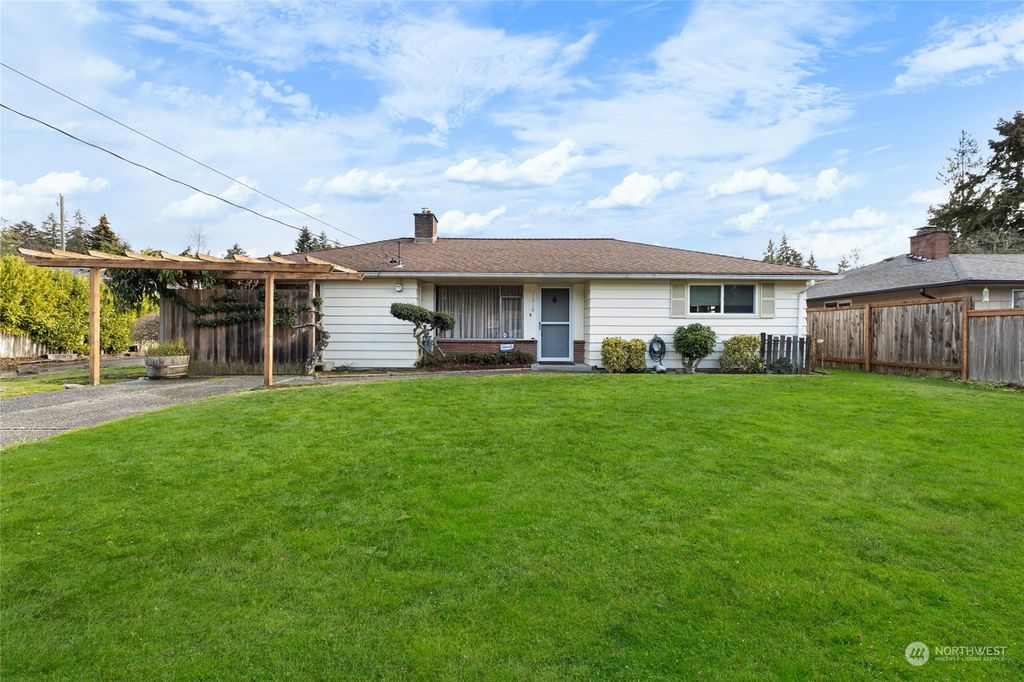 Photo of 11716 21st Avenue SW, Burien, WA 98146 (MLS # 2317002)