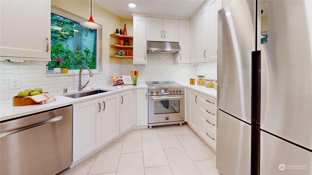 Photo of 216 Aloha Street #103, Seattle, WA 98109 (MLS # 2200037)