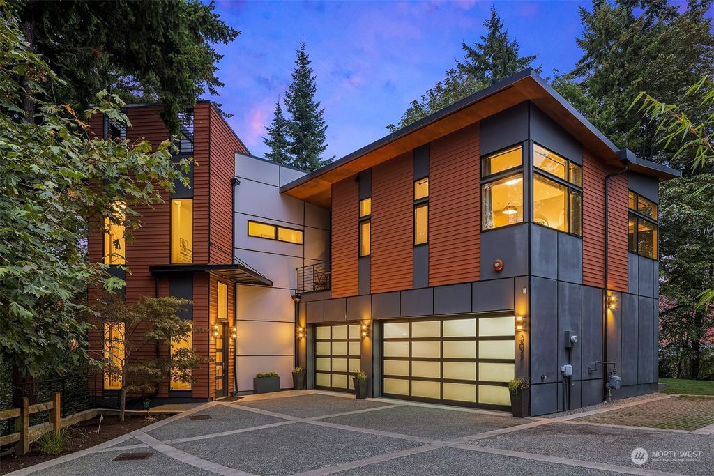 Photo of 3935 92nd Place SE, Mercer Island, WA 98040 (MLS # 2014481)