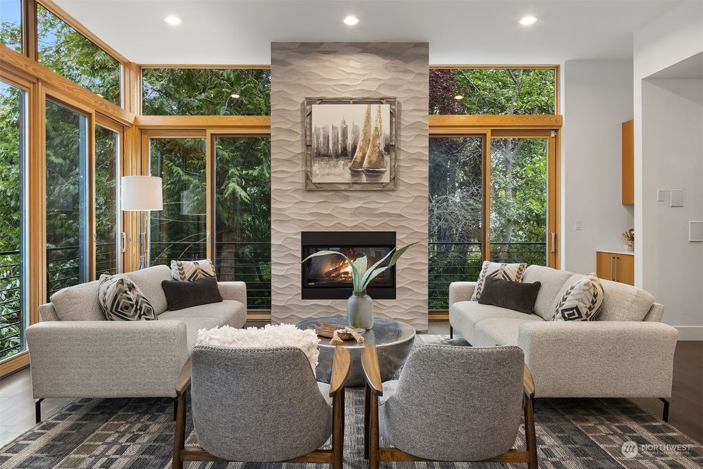 Photo of 3935 92nd Place SE, Mercer Island, WA 98040 (MLS # 2014481)