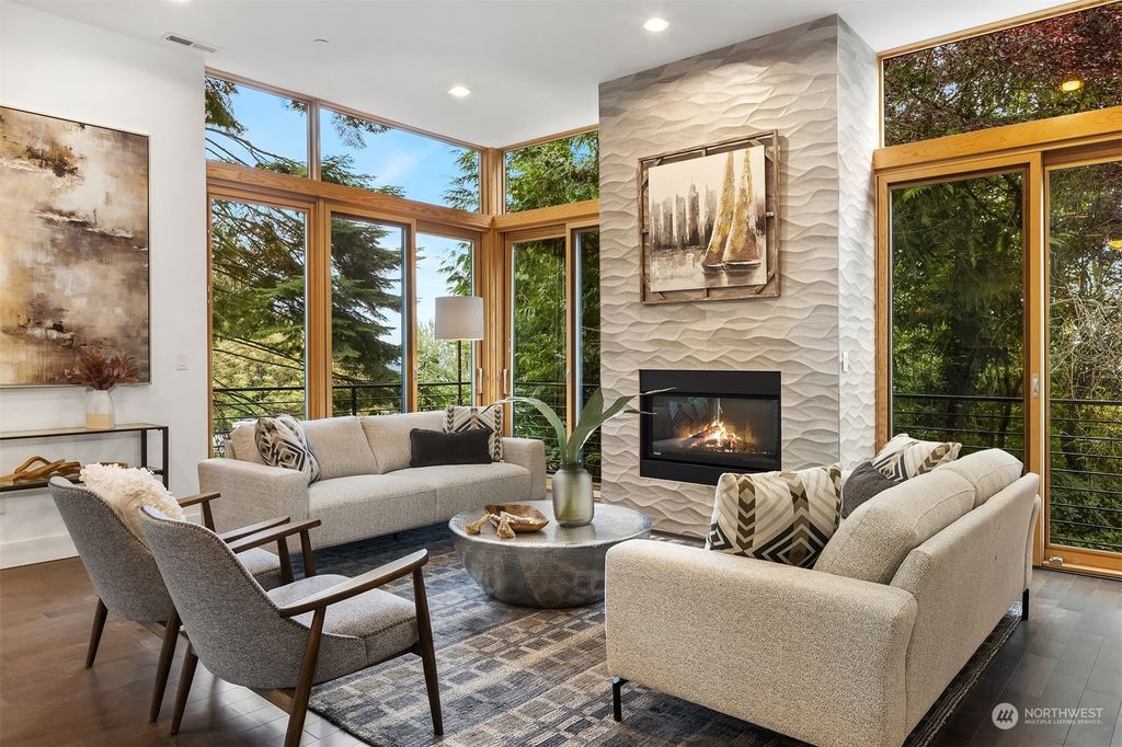 Photo of 3935 92nd Place SE, Mercer Island, WA 98040 (MLS # 2014481)