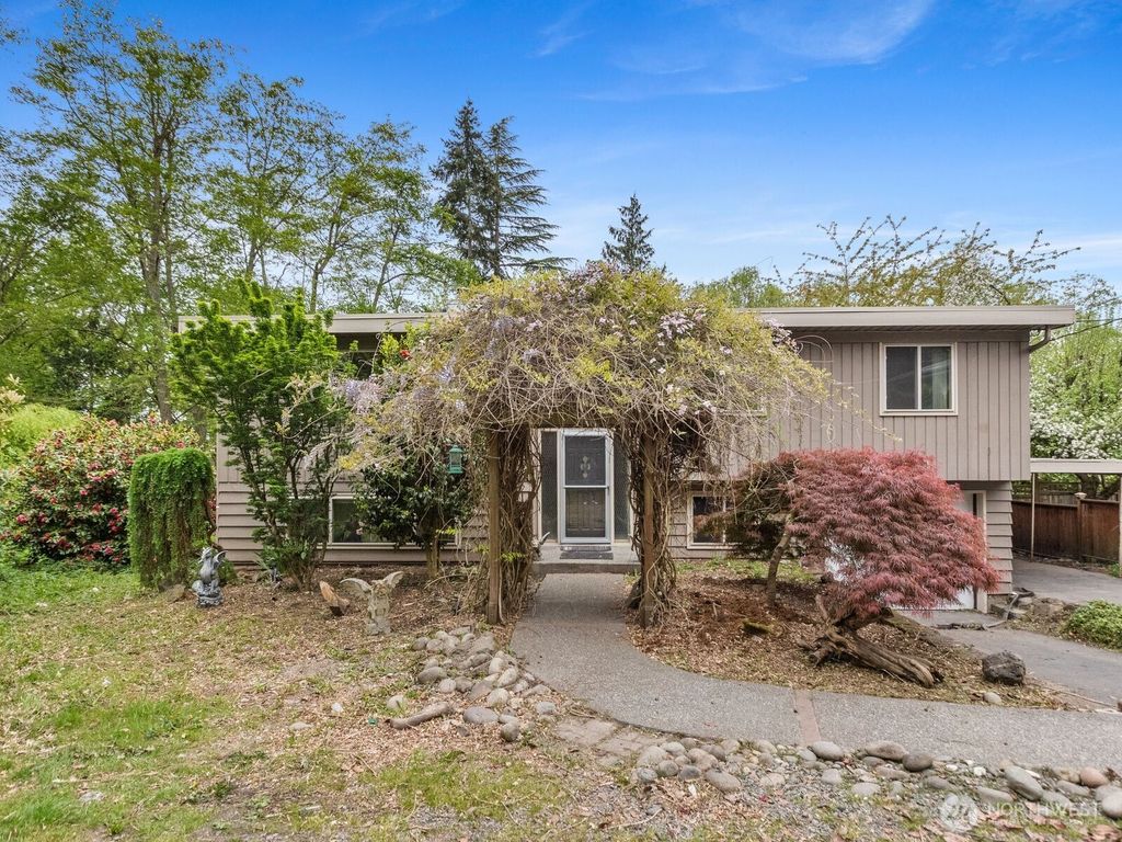 Photo of 23047 25th Avenue S, Des Moines, WA 98198 (MLS # 2365174)