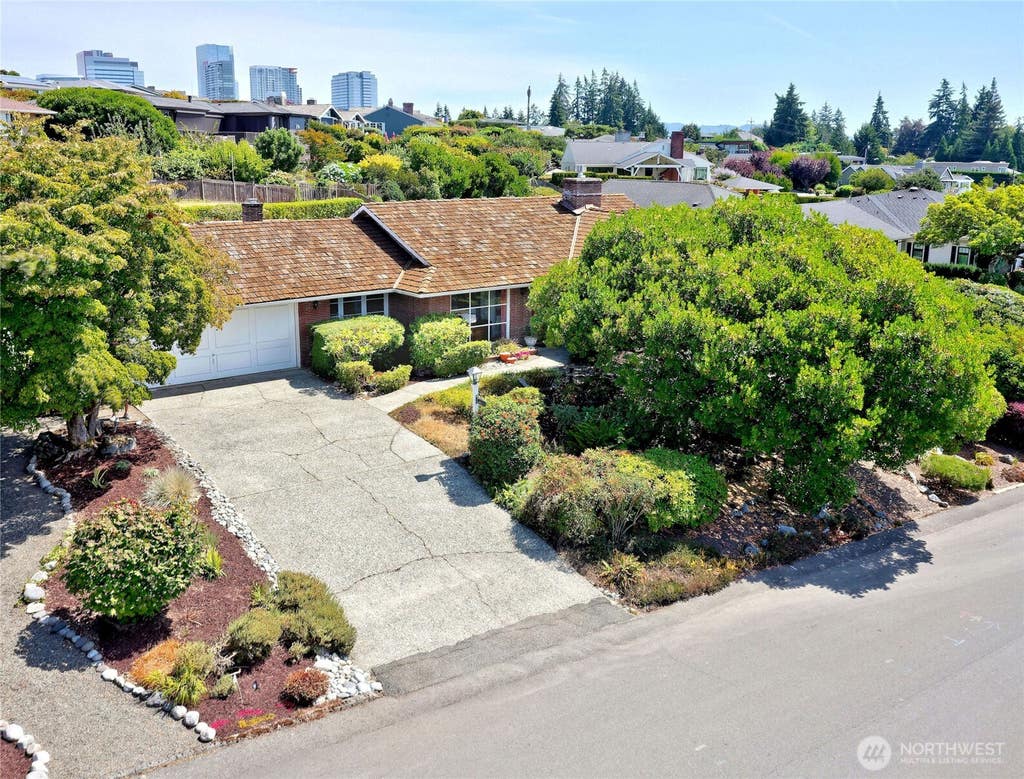 Photo of 1012 Evergreen Drive, Bellevue, WA 98004 (MLS # 2567559)