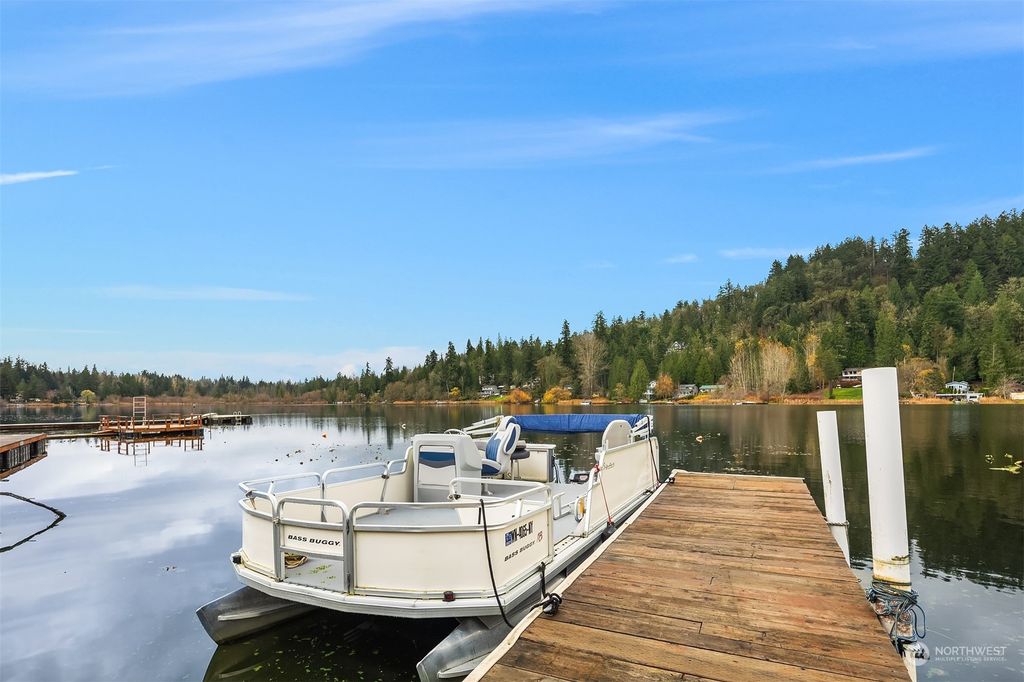 Photo of 18122 W Lake Desire Drive SE, Renton, WA 98058 (MLS # 2313908)