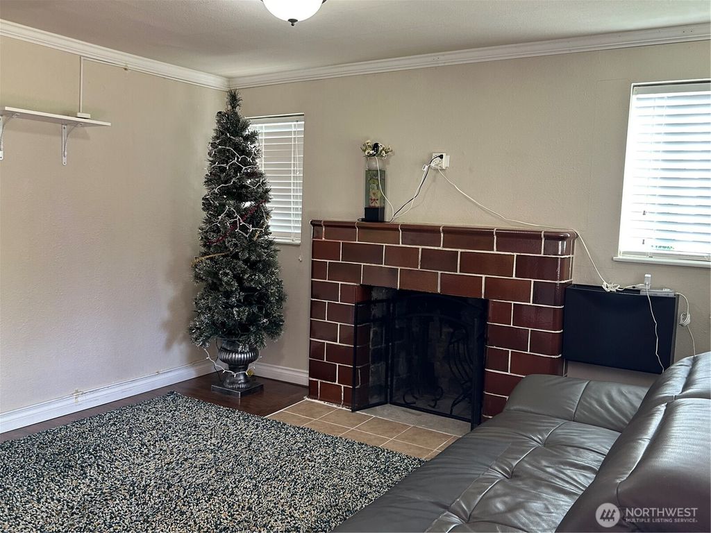 Photo of 14118 37th Avenue S, Tukwila, WA 98168 (MLS # 2368404)