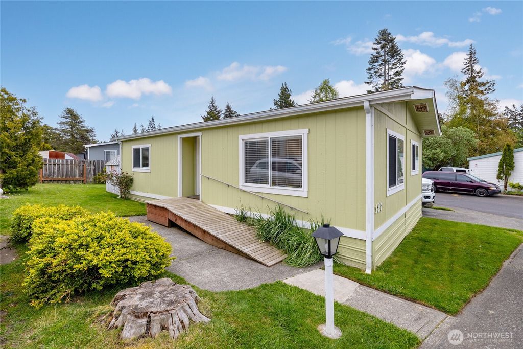 Photo of 700 NW Crosby Ave #127, Oak Harbor, WA 98277 (MLS # 2515042)