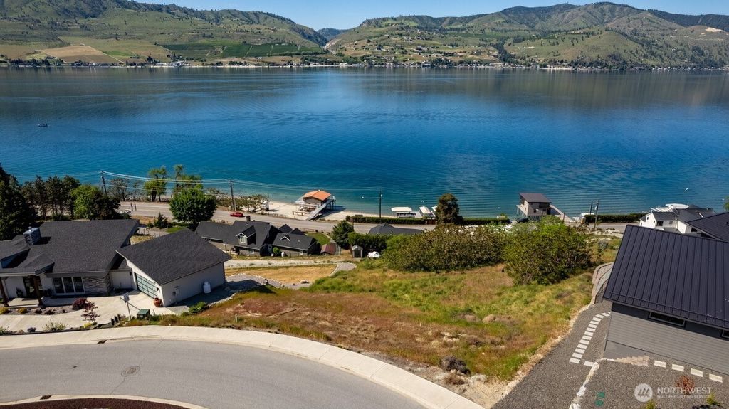 Photo of 209 Apple Avenue, Chelan, WA 98816 (MLS # 2512228)