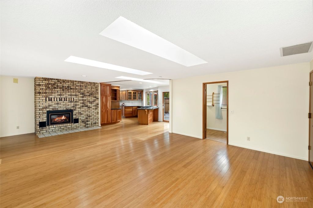 Photo of 12730 SE 95th Place, Renton, WA 98056 (MLS # 2299212)