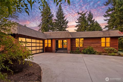 Photo of 9811 74th Avenue E, Puyallup, WA 98373 (MLS # 2516902)