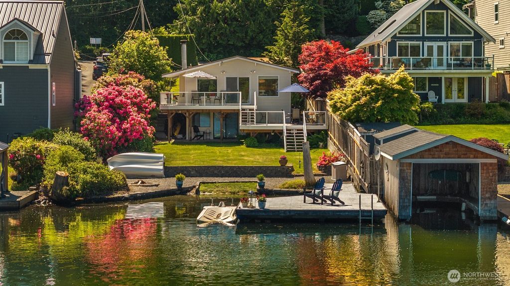 Photo of 2301 SW Lake Roesiger Road, Snohomish, WA 98290 (MLS # 2387744)