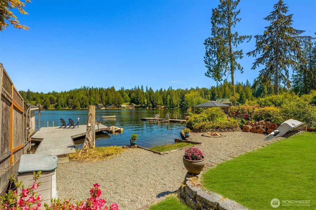 Photo of 2301 SW Lake Roesiger Road, Snohomish, WA 98290 (MLS # 2387744)