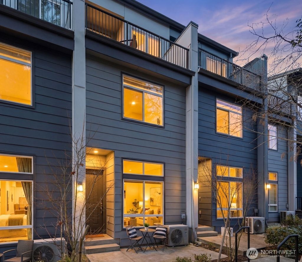 Photo of 8321 NE 176th Court #104, Kenmore, WA 98028 (MLS # 2479367)