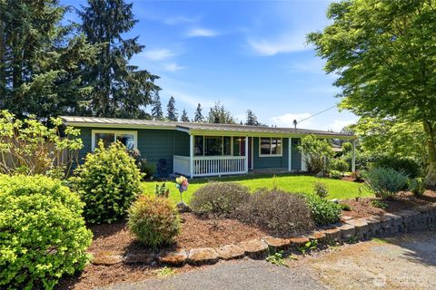 Photo of 5208 191st Street SW, Lynnwood, WA 98036 (MLS # 2518639)