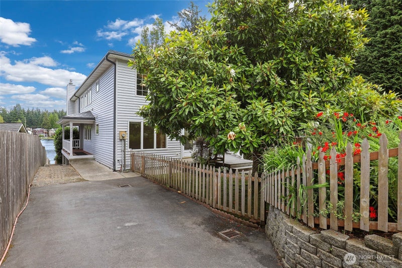31422 7th Place SW