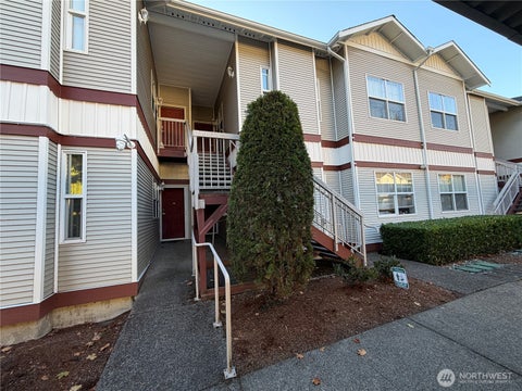 Photo of 4217 164th Street SW #A105, Lynnwood, WA 98087 (MLS # 2589166)