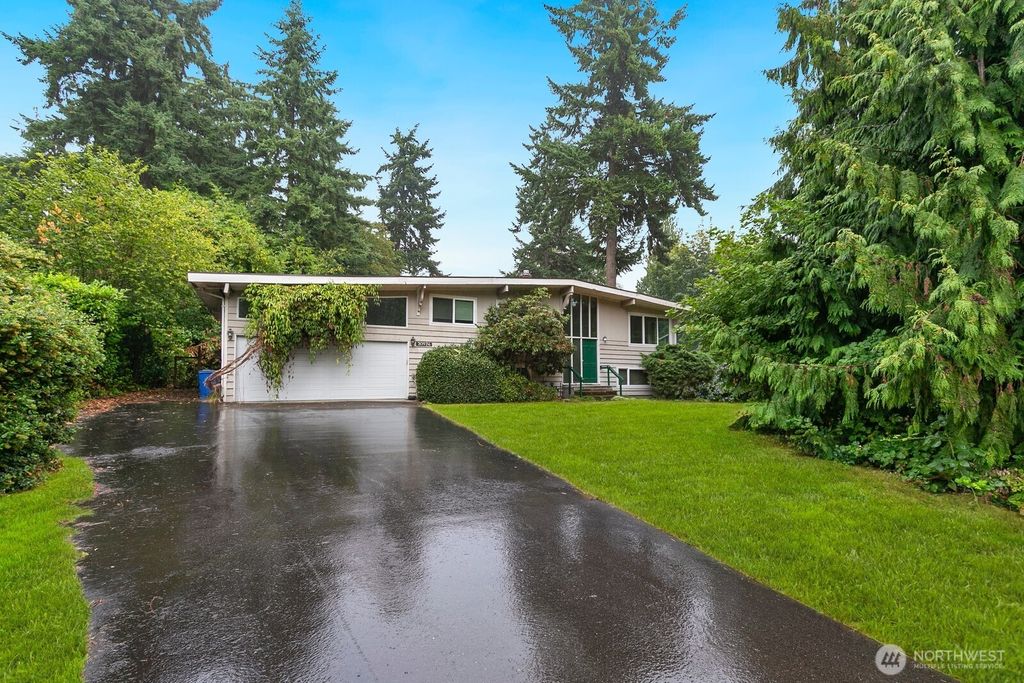 Photo of 20926 Marine View Drive SW, Normandy Park, WA 98166 (MLS # 2417495)