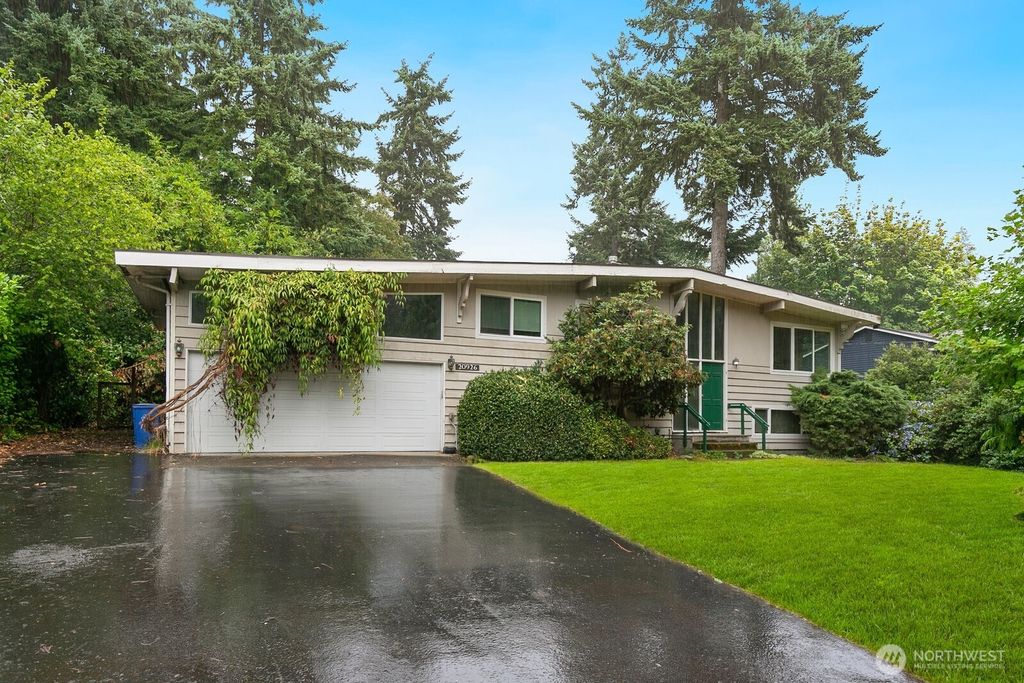 Photo of 20926 Marine View Drive SW, Normandy Park, WA 98166 (MLS # 2417495)