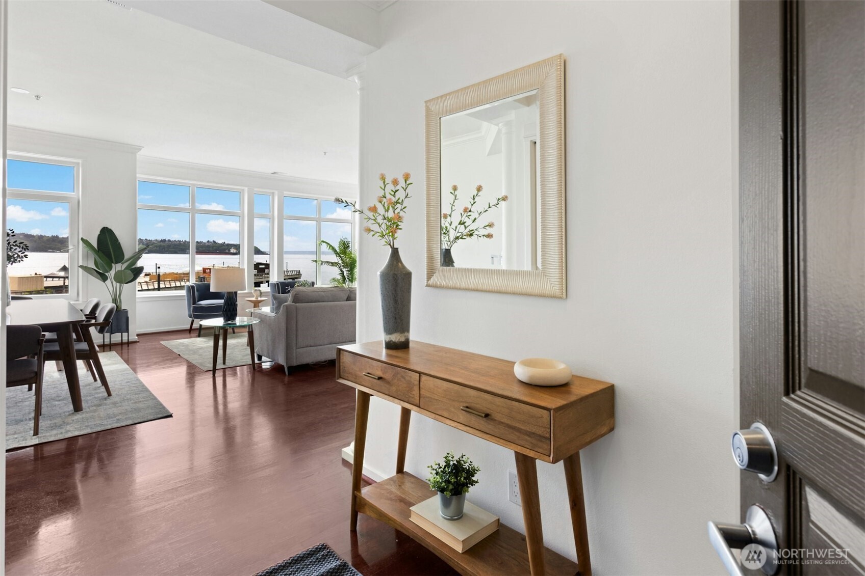 1900 Alaskan Way 216