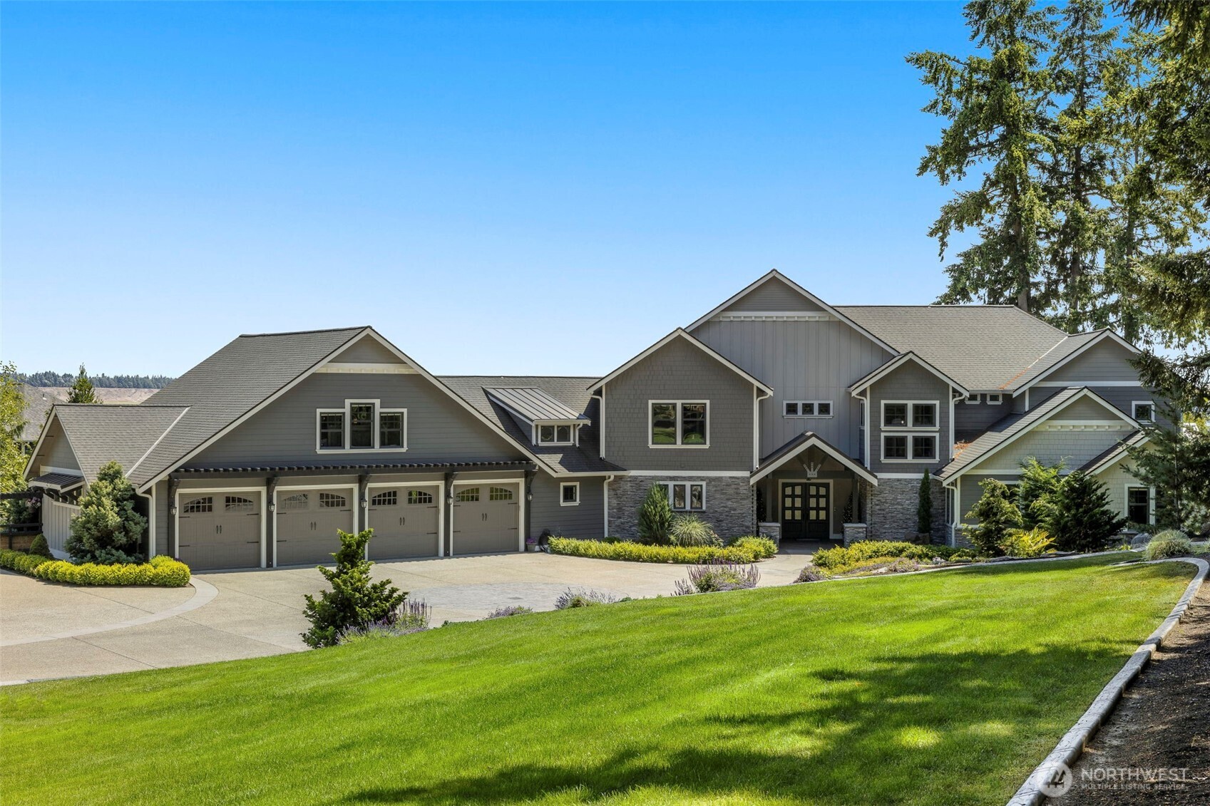 1350 Pilchuck Heights