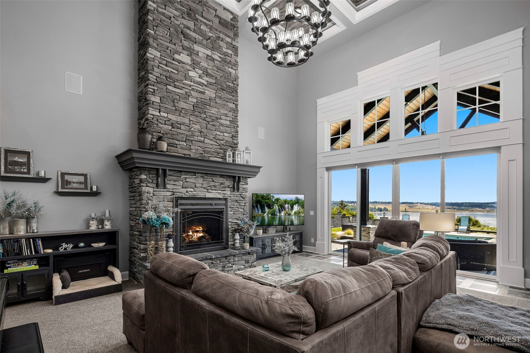 1350 Pilchuck Heights