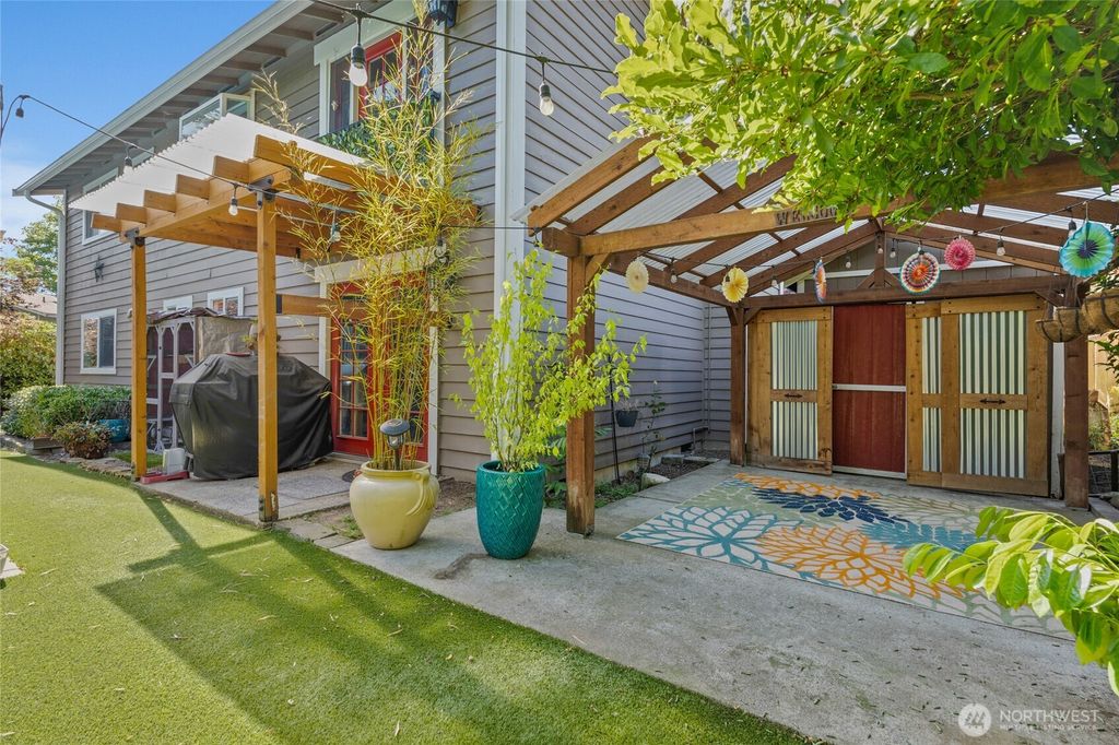 Photo of 14618 SE 275th Place, Kent, WA 98042 (MLS # 2447533)