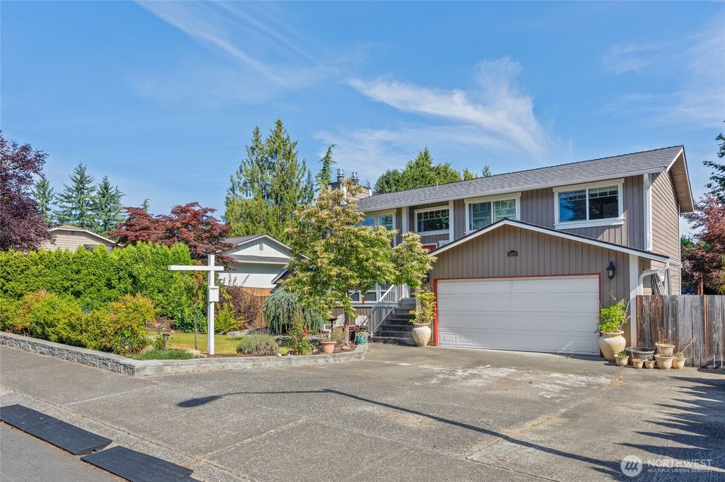 Photo of 14618 SE 275th Place, Kent, WA 98042 (MLS # 2447533)