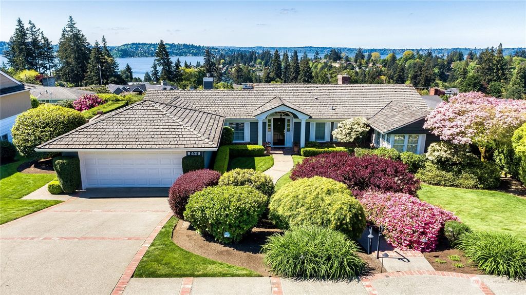 Photo of 9429 Vineyard Crest Crst, Bellevue, WA 98004 (MLS # 2235215)
