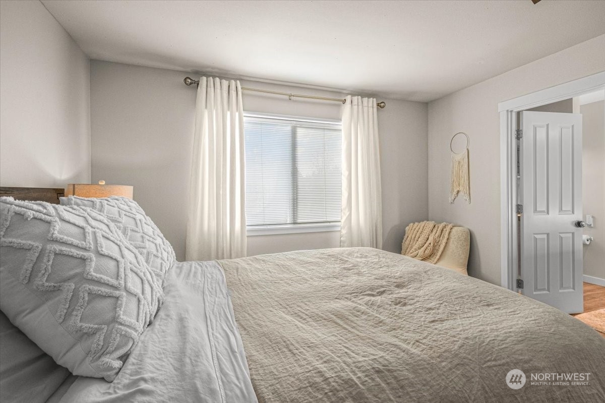 Maple Valley, Washington 98038, United States, 2 Bedrooms Bedrooms, ,3 BathroomsBathrooms,Residential,Pending,15348