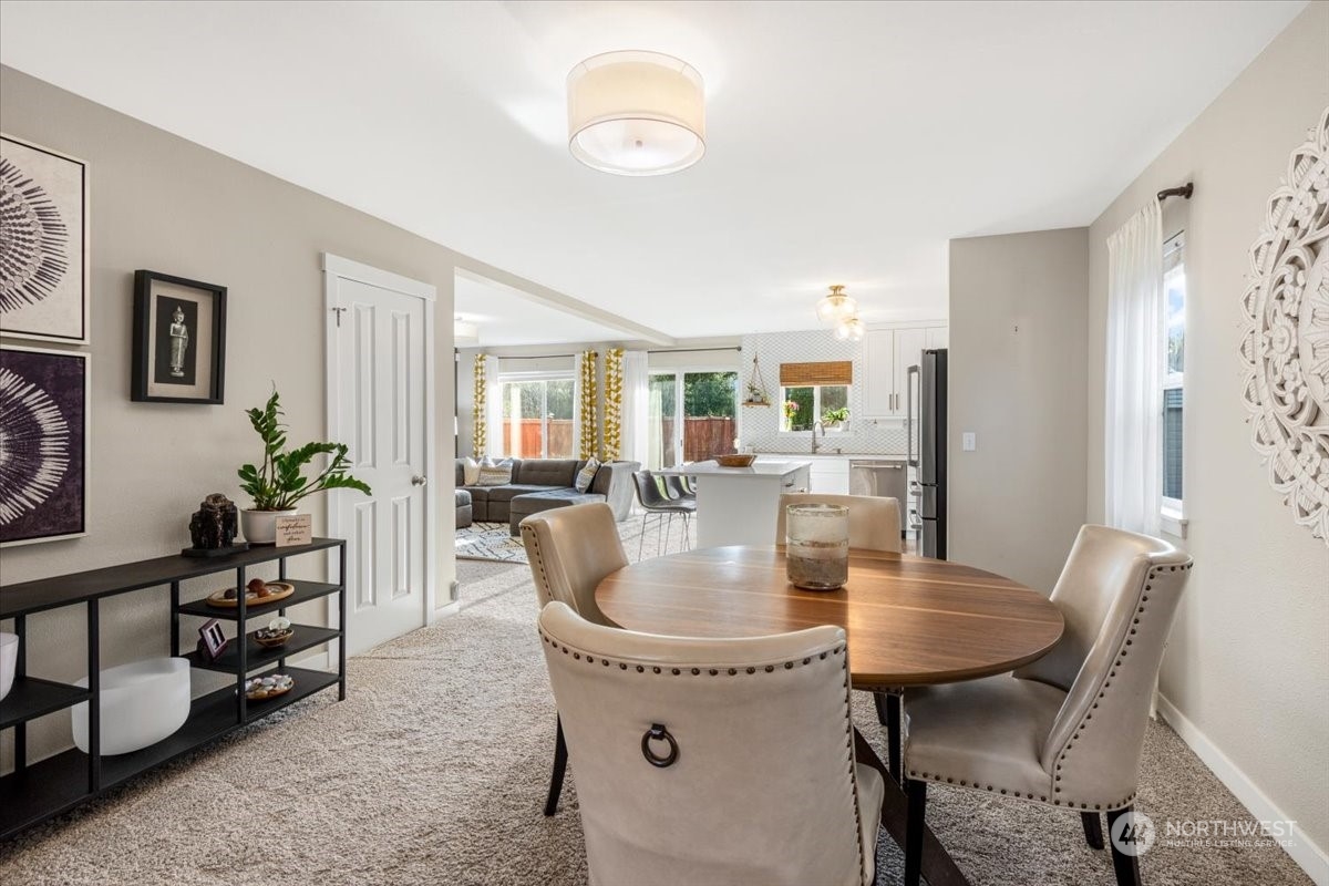 Maple Valley, Washington 98038, United States, 2 Bedrooms Bedrooms, ,3 BathroomsBathrooms,Residential,Pending,15348