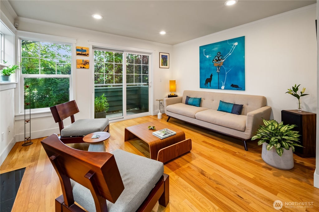 Photo of 128 B 25th Avenue E, Seattle, WA 98112 (MLS # 2579541)