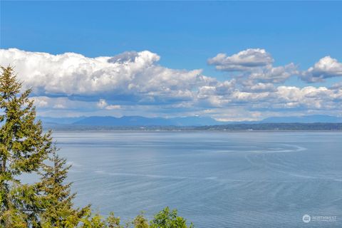 A home in Camano Island