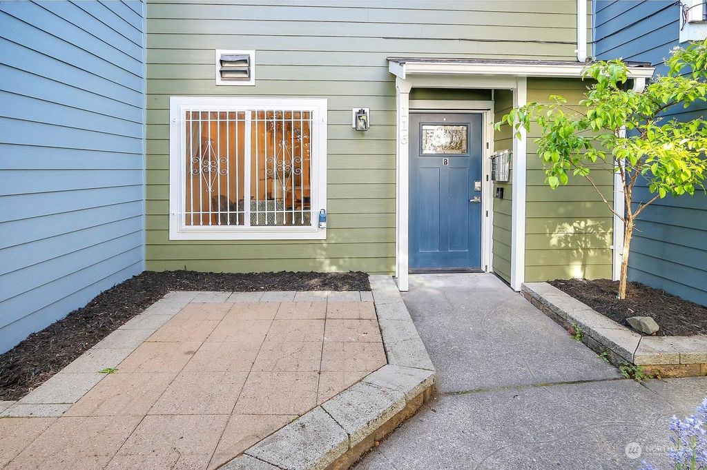 Photo of 116 17th Avenue #B, Seattle, WA 98122 (MLS # 2234076)