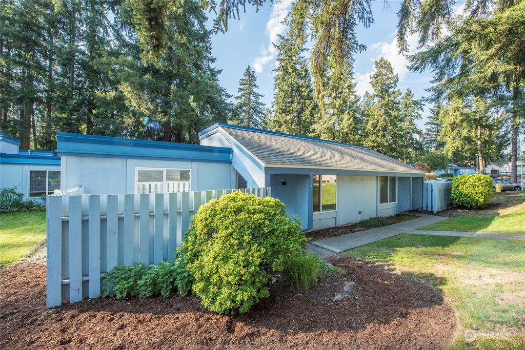 Photo of 4308 NE Sunset Boulevard #W2, Renton, WA 98059 (MLS # 2070879)