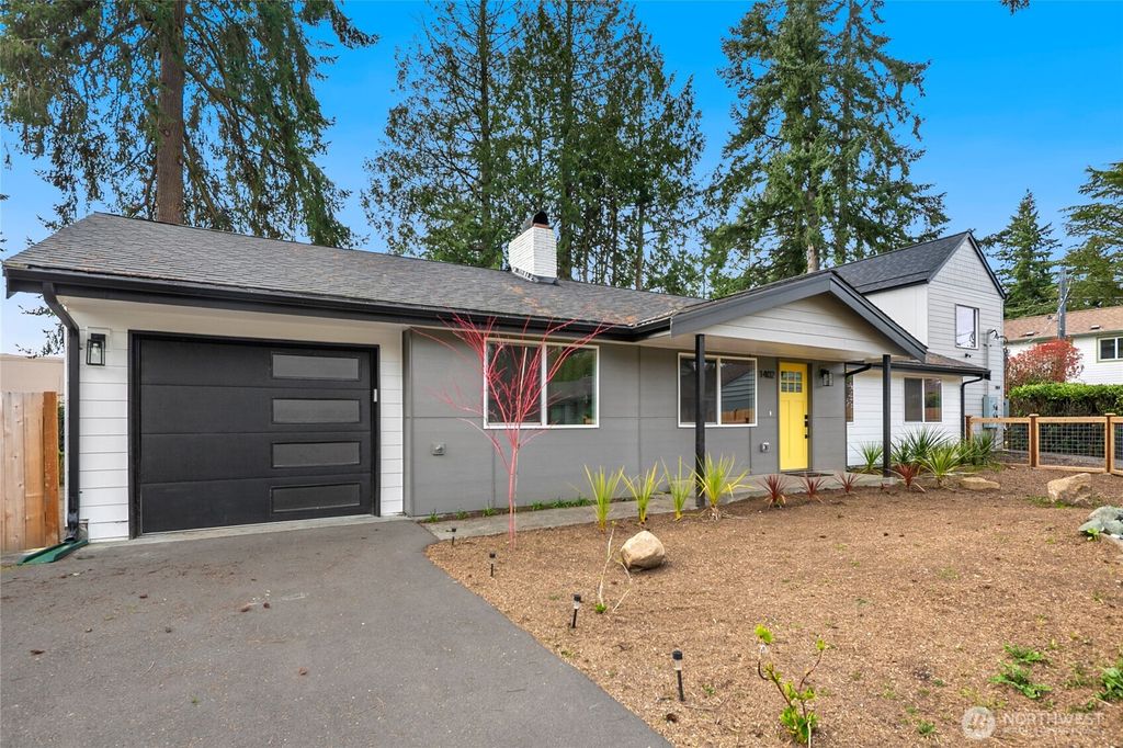 Photo of 1402 N 136th Street, Seattle, WA 98133 (MLS # 2525210)