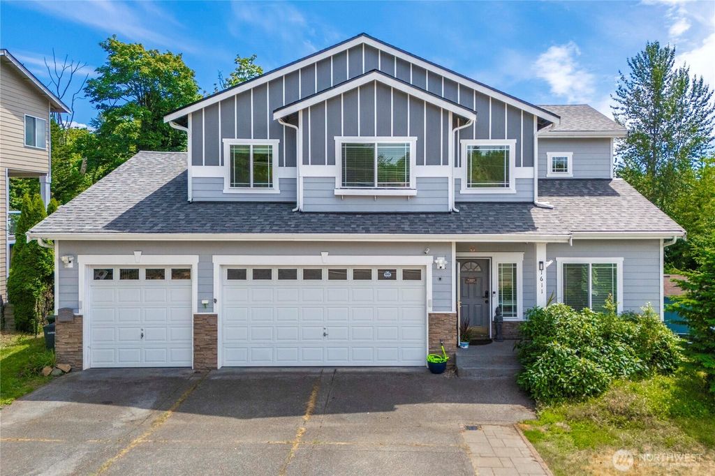 Photo of 1611 S 222nd Street, Des Moines, WA 98198 (MLS # 2401826)