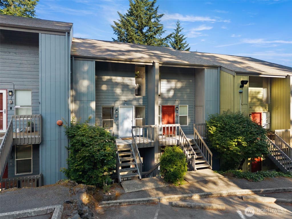 Photo of 500 N National Avenue #14, Bremerton, WA 98312 (MLS # 2538216)