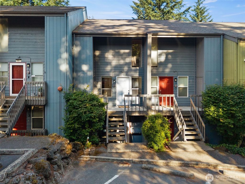 Photo of 500 N National Avenue #14, Bremerton, WA 98312 (MLS # 2538216)