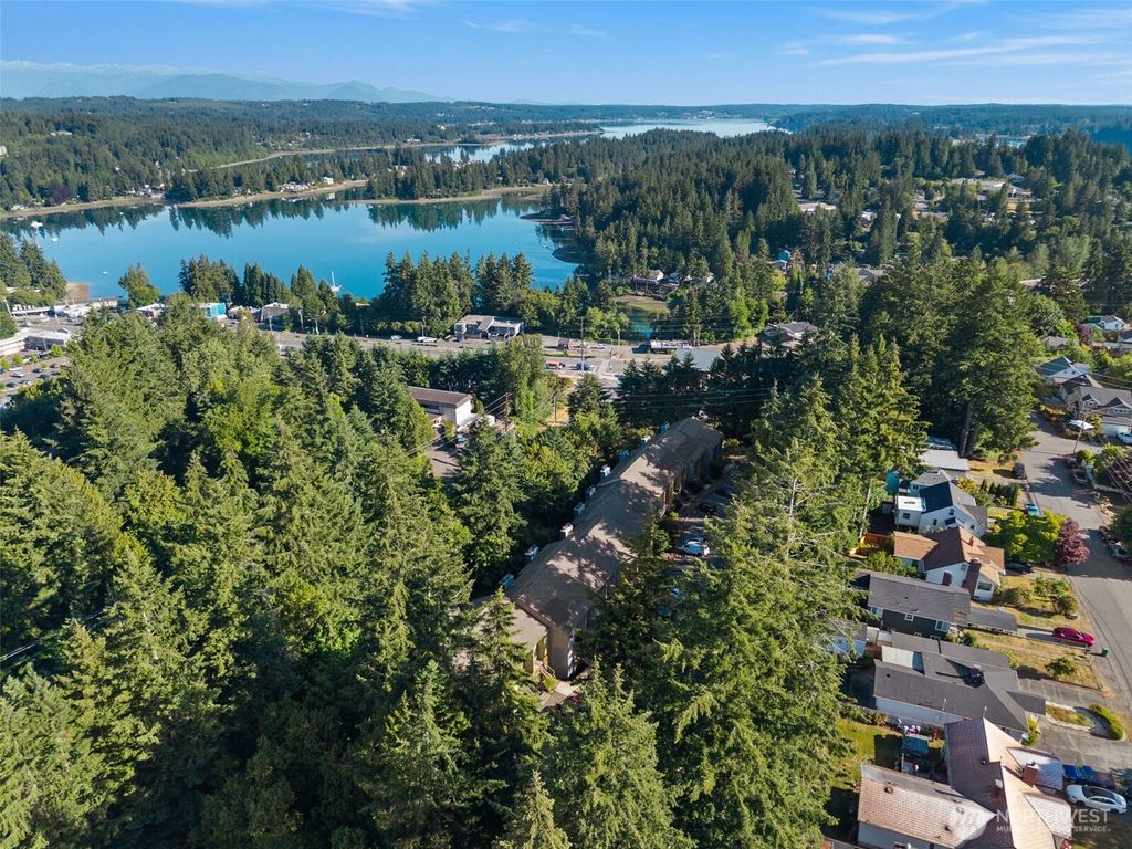 Photo of 500 N National Avenue #14, Bremerton, WA 98312 (MLS # 2538216)