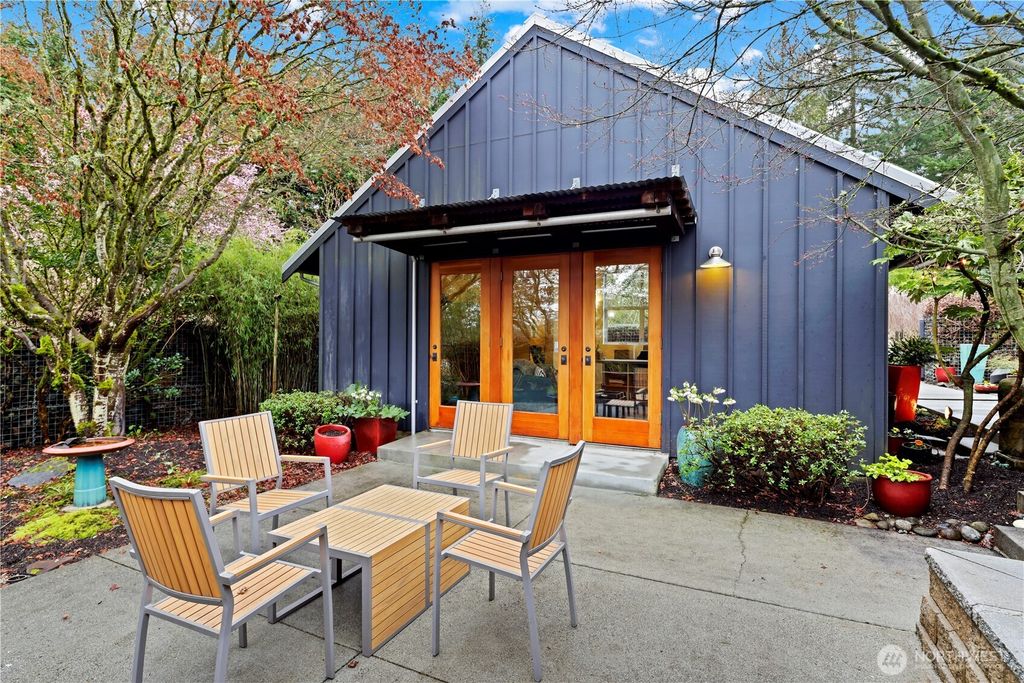 Photo of 10623 NE 155th Place, Bothell, WA 98011 (MLS # 2506400)