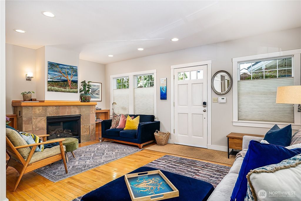 Photo of 2225 Eastlake Avenue E #102, Seattle, WA 98102 (MLS # 2375116)