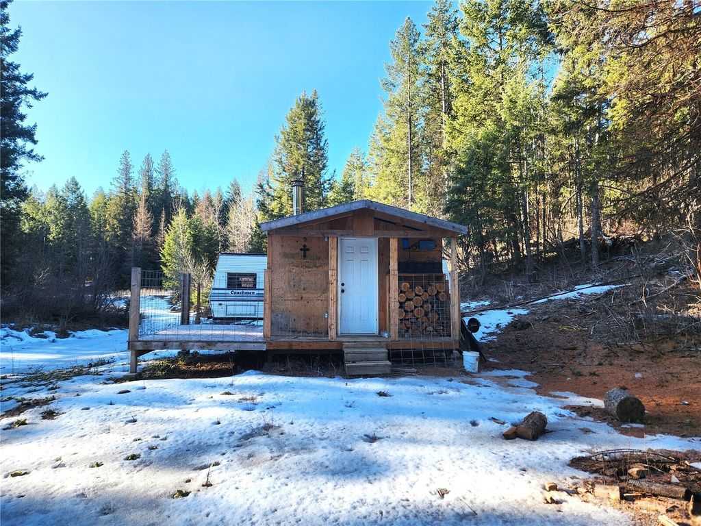 Photo of 318 Rockabye Lane, Curlew, WA 99118 (MLS # 2484044)