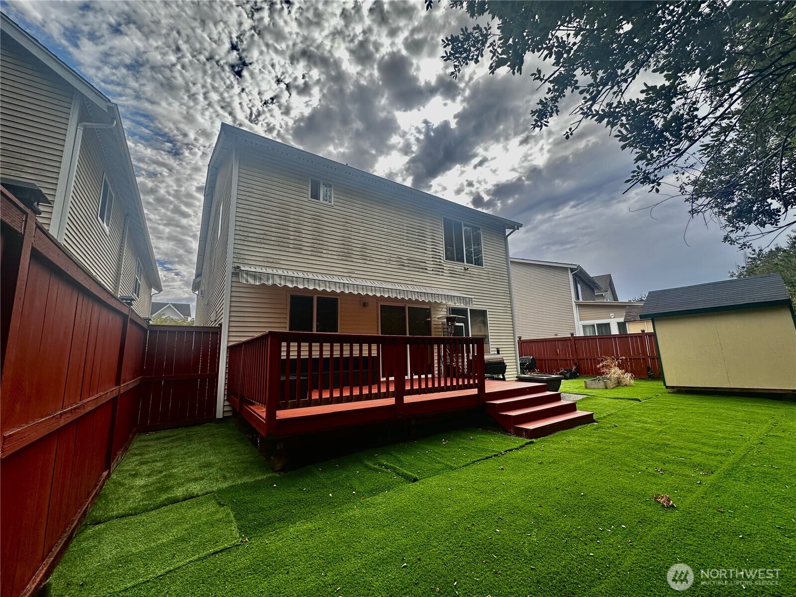 3773 E R Street