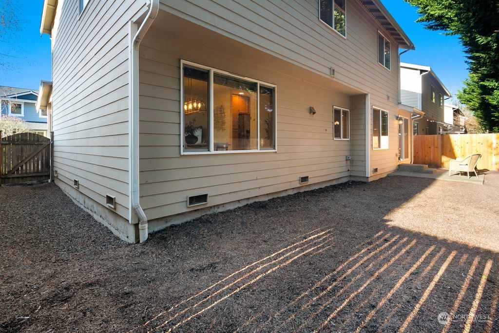 listing image 9368390962303772297