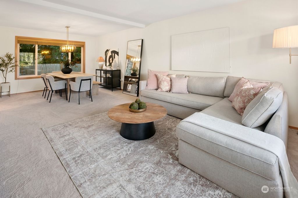listing image 9366602390622953662