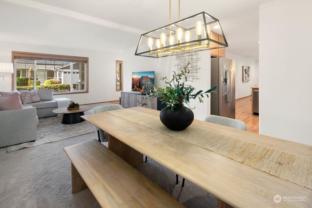 listing image 9364394325302600094
