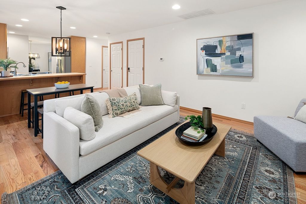 listing image 9363733605442019056
